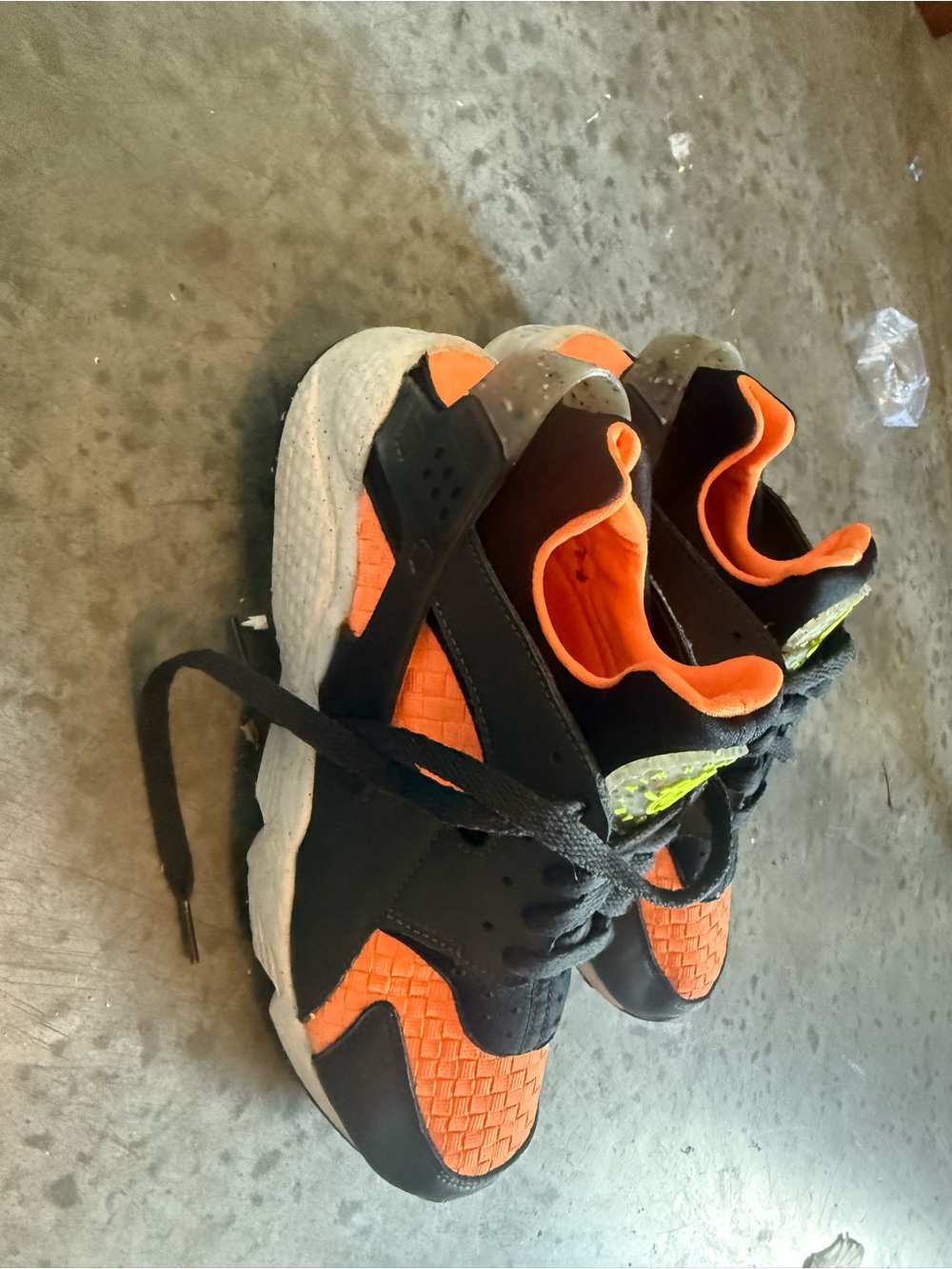 Nike Air Huarache Sneakers Shoes Men's Size 9 Orange Woven - Picture 2 of 3